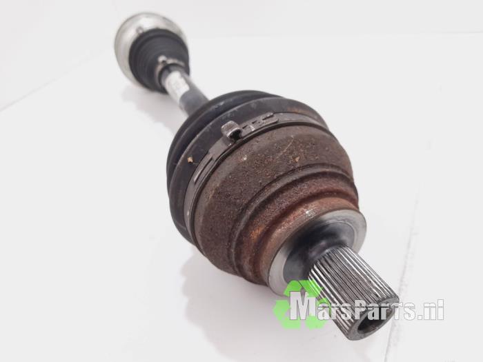 Front drive shaft, left from a Volkswagen Golf VIII (CD1) 2.0 GTI Clubsport 16V 2021