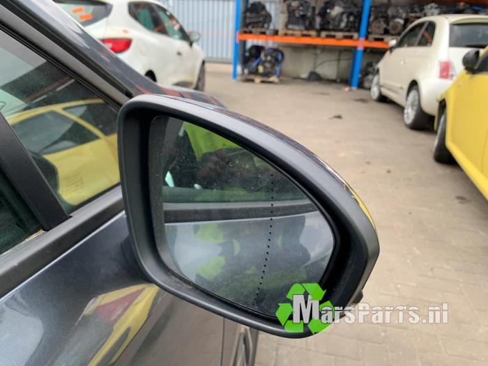 Außenspiegel rechts van een Renault Clio V (RJAB) 1.5 Blue dCi 115 2020