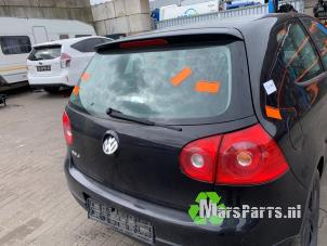 Usados Portón trasero Volkswagen Golf V (1K1) 1.4 16V Precio € 75,00 Norma de margen ofrecido por Autodemontagebedrijf De Mars