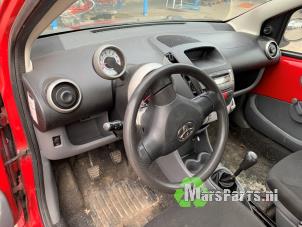 Usagé Airbag set + dashboard Toyota Aygo (B10) 1.0 12V VVT-i Prix € 200,00 Règlement à la marge proposé par Autodemontagebedrijf De Mars