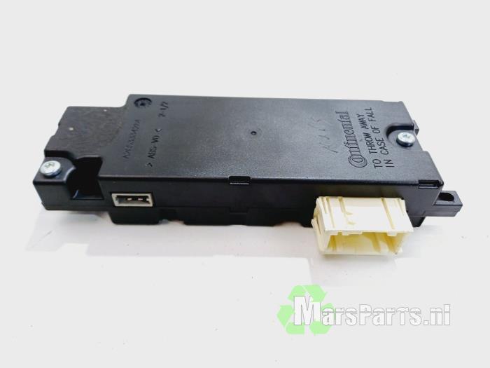 Begagnade Bluetooth-modul Peugeot 308 (4A/C) 1.6 VTI 16V Pris € 22,50 Marginaltabell erbjuds av Autodemontagebedrijf De Mars