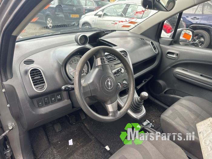 Airbag set + dashboard d'un Opel Agila (B) 1.0 12V ecoFLEX 2010