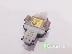 Regnsensor från en Mercedes-Benz E (W213) E-220d 2.0 Turbo 16V 2019
