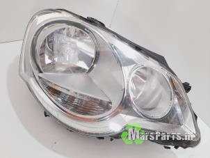 Used Headlight, right Volkswagen Polo IV (9N1/2/3) 1.4 16V Price € 35,00 Margin scheme offered by Autodemontagebedrijf De Mars