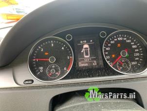 Używane Licznik kilometrów KM Volkswagen Passat Variant (365) 2.0 TDI 16V 140 Cena € 100,00 Procedura marży oferowane przez Autodemontagebedrijf De Mars