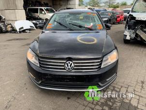 Used Sill, left Volkswagen Passat Variant (365) 2.0 TDI 16V 140 Price on request offered by Autodemontagebedrijf De Mars
