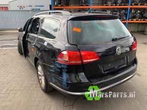 Used Rear side panel, left Volkswagen Passat Variant (365) 2.0 TDI 16V 140 Price on request offered by Autodemontagebedrijf De Mars