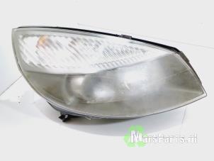 Used Headlight, right Renault Scénic II (JM) 1.5 dCi 85 Price € 150,00 Margin scheme offered by Autodemontagebedrijf De Mars