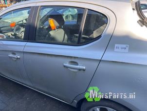 Usagé Porte arrière gauche Opel Corsa E 1.3 CDTi 16V ecoFLEX Prix € 200,00 Règlement à la marge proposé par Autodemontagebedrijf De Mars