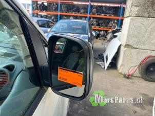 Used Wing mirror, right Volkswagen Caddy III (2KA,2KH,2CA,2CH) 2.0 SDI Price on request offered by Autodemontagebedrijf De Mars