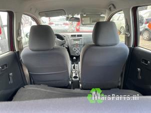Usados Cinturón de seguridad izquierda delante Daihatsu Cuore (L251/271/276) 1.0 12V DVVT Precio € 50,00 Norma de margen ofrecido por Autodemontagebedrijf De Mars