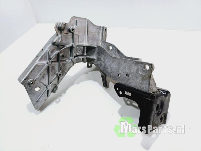 Begagnade Framdelsstöd Mercedes E (W213) E-220d 2.0 Turbo 16V Pris € 36,00 Marginaltabell erbjuds av Autodemontagebedrijf De Mars