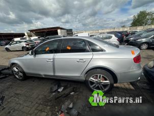 Used Sill, left Audi A4 (B8) 2.7 TDI V6 24V Price on request offered by Autodemontagebedrijf De Mars