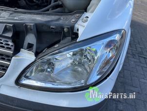 Used Headlight, left Mercedes Vito (639.6) 2.2 109 CDI 16V Price € 60,00 Margin scheme offered by Autodemontagebedrijf De Mars