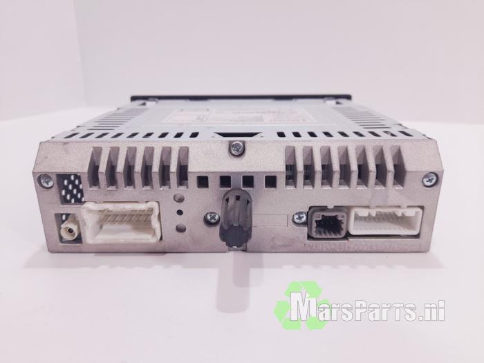 Radio CD player from a Renault Kangoo Express (FW) 1.5 dCi 90 FAP 2016