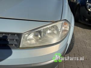 Used Headlight, left Renault Megane II CC (EM) 2.0 16V Price € 50,00 Margin scheme offered by Autodemontagebedrijf De Mars