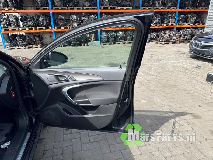 Front door 4-door, right from a Opel Insignia 2.0 CDTI 16V 130 Ecotec 2015