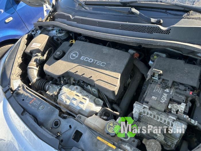 Pompa klimatyzacji z Opel Corsa E 1.3 CDTi 16V ecoFLEX 2017