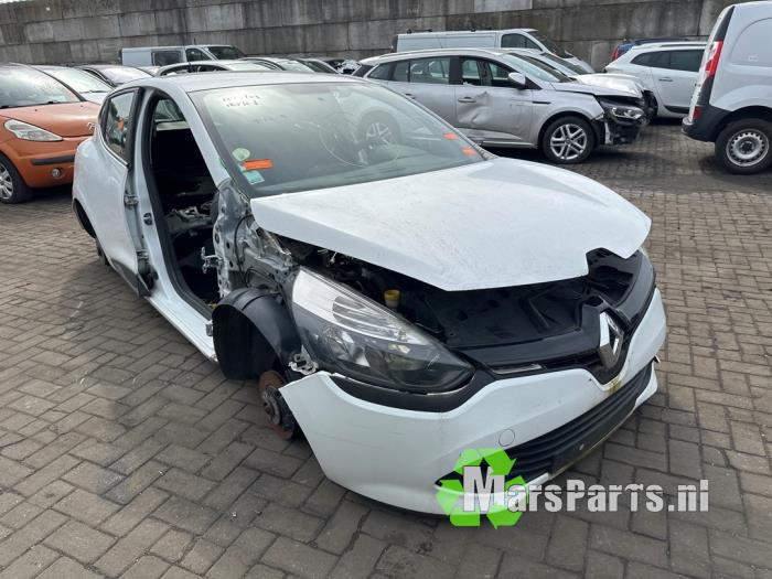 Front left bodywork corner from a Renault Clio IV (5R) 1.5 dCi 75 FAP 2015
