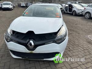 Used Rear strip, left Renault Clio IV (5R) 1.5 dCi 75 FAP Price on request offered by Autodemontagebedrijf De Mars