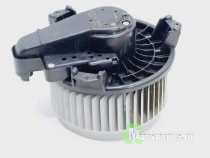 Used Heating and ventilation fan motor Toyota Prius Plus (ZVW4) 1.8 16V Price € 50,00 Margin scheme offered by Autodemontagebedrijf De Mars
