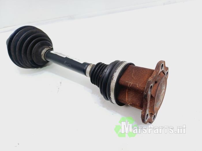 Front drive shaft, left from a Audi A4 (B8) 2.7 TDI V6 24V 2008