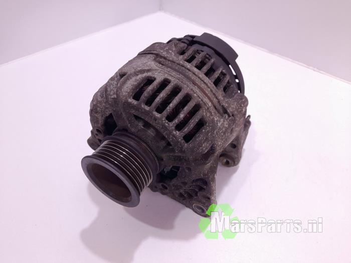Begagnade Dynamo Volkswagen Caddy III (2KA,2KH,2CA,2CH) 2.0 SDI Pris € 35,00 Marginaltabell erbjuds av Autodemontagebedrijf De Mars