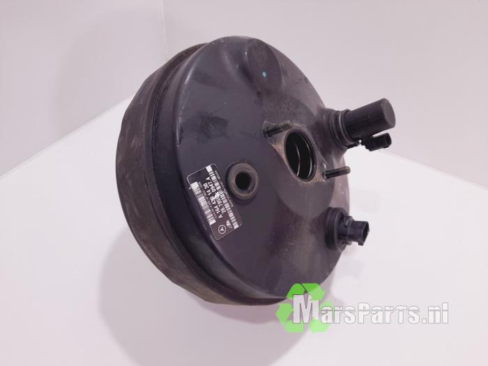 Usados Servofreno Mercedes GL (X164) 4.0 GL 420 CDI V8 32V Precio € 112,50 Norma de margen ofrecido por Autodemontagebedrijf De Mars