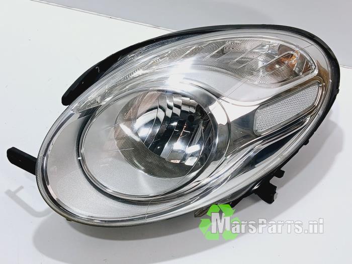 Używane Reflektor lewy Fiat 500L (199) 1.3 D 16V Multijet Cena € 175,00 Procedura marży oferowane przez Autodemontagebedrijf De Mars