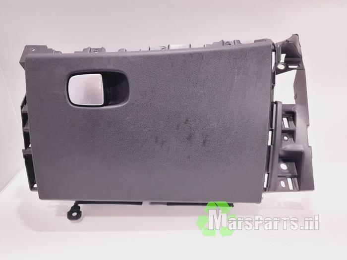 Begagnade Handskfack Fiat 500L (199) 1.3 D 16V Multijet Pris € 60,00 Marginaltabell erbjuds av Autodemontagebedrijf De Mars