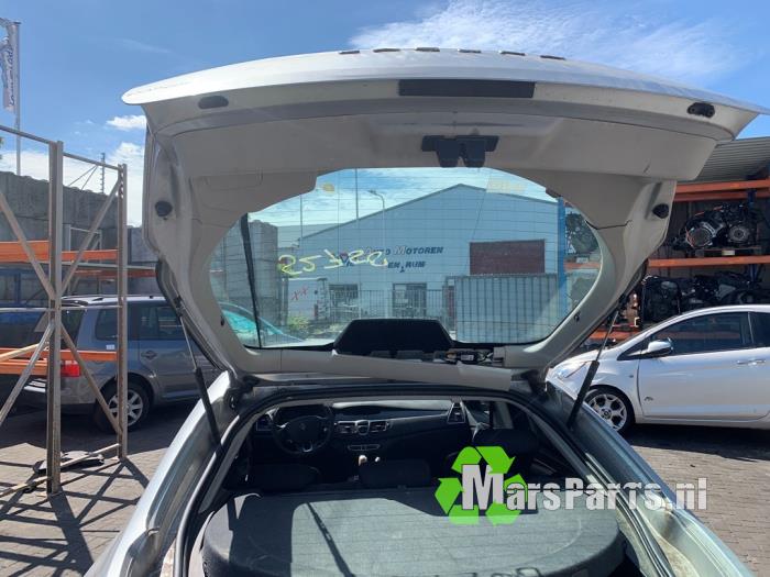 Tailgate from a Renault Laguna III (BT) 1.5 dCi 110 2008