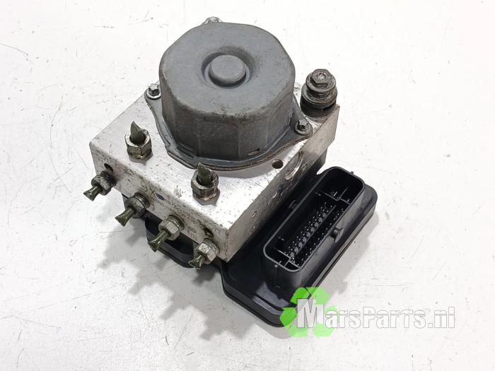 Usagé Bloc ABS Peugeot 108 1.0 12V Prix € 70,00 Règlement à la marge proposé par Autodemontagebedrijf De Mars