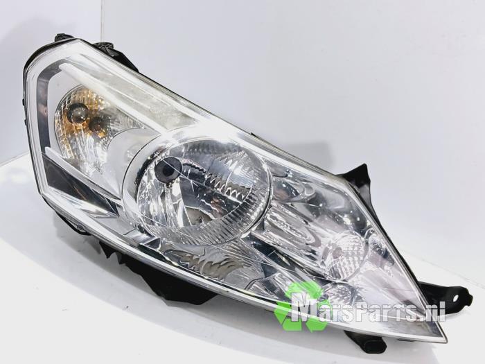 Używane Reflektor prawy Fiat Scudo (270) 1.6 D Multijet Cena € 63,00 Procedura marży oferowane przez Autodemontagebedrijf De Mars
