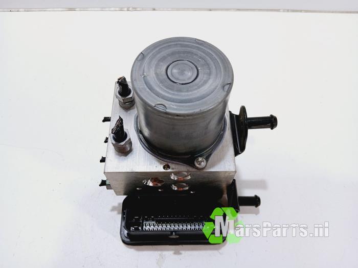 Usagé Bloc ABS Landrover Range Rover Velar (LY) 5.0 V8 32V SVR Prix € 200,00 Règlement à la marge proposé par Autodemontagebedrijf De Mars