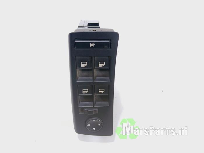 Usados Interruptor de ventanilla eléctrica BMW X5 (E53) 4.6 iS V8 32V Precio € 80,00 Norma de margen ofrecido por Autodemontagebedrijf De Mars