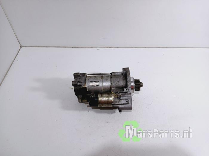 Startmotor från en Land Rover Range Rover Velar (LY) 5.0 V8 32V SVR 2019