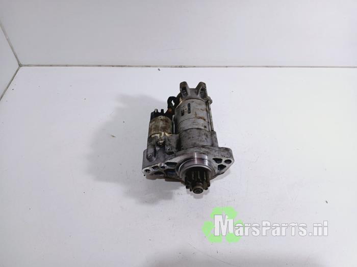 Startmotor från en Land Rover Range Rover Velar (LY) 5.0 V8 32V SVR 2019