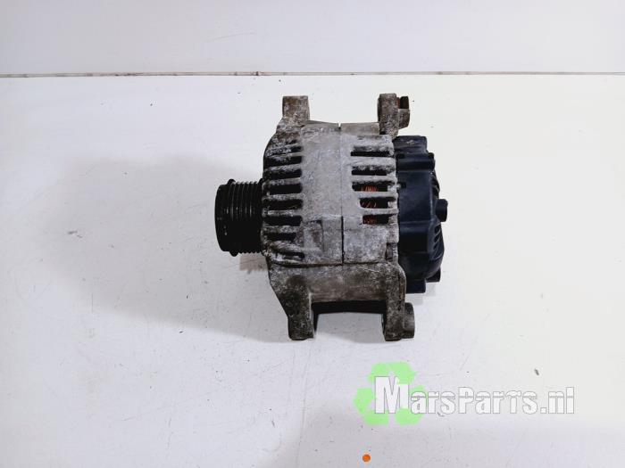 Begagnade Dynamo Hyundai iX35 (LM) 2.0 16V Pris € 40,00 Marginaltabell erbjuds av Autodemontagebedrijf De Mars