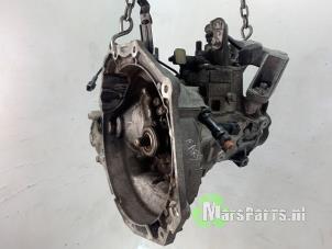 Begagnade Växellåda Opel Karl 1.0 12V Pris € 450,00 Marginaltabell erbjuds av Autodemontagebedrijf De Mars
