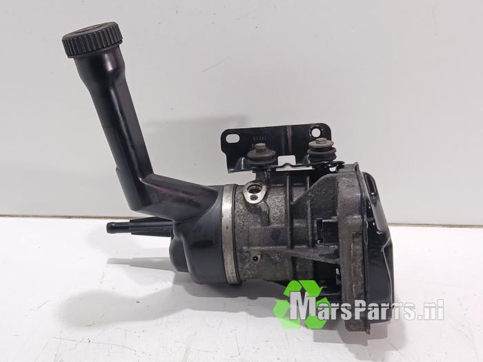 Usagé Pompe de direction Peugeot Partner (GC/GF/GG/GJ/GK) 1.6 HDI 90 16V Prix € 90,00 Règlement à la marge proposé par Autodemontagebedrijf De Mars