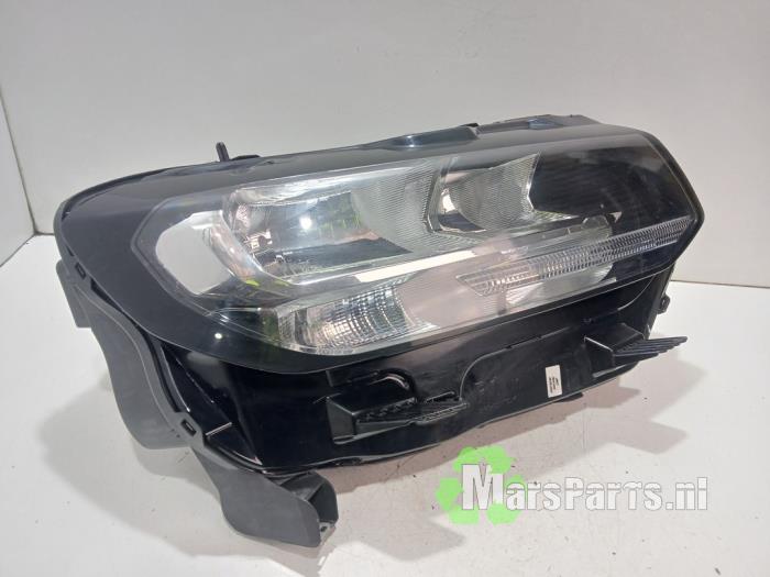 Używane Reflektor prawy Citroen Berlingo 1.2 12V PureTech 110 Cena € 300,00 Procedura marży oferowane przez Autodemontagebedrijf De Mars