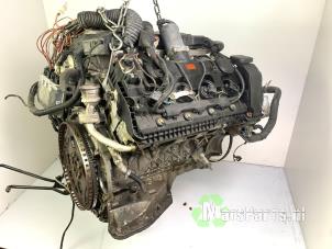 Motor van een BMW 5 serie (E60) 545i 32V 2004