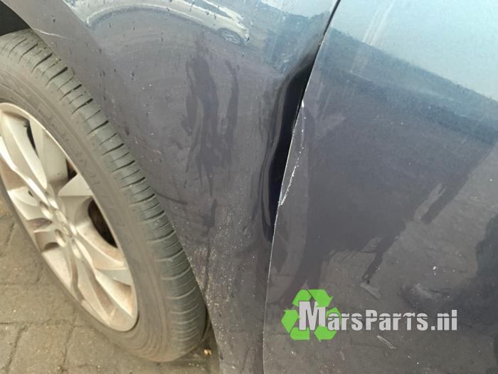 Dörr, 4-dörrars, vänster fram från en Peugeot 508 SW (8E/8U) 1.6 THP 16V 2014