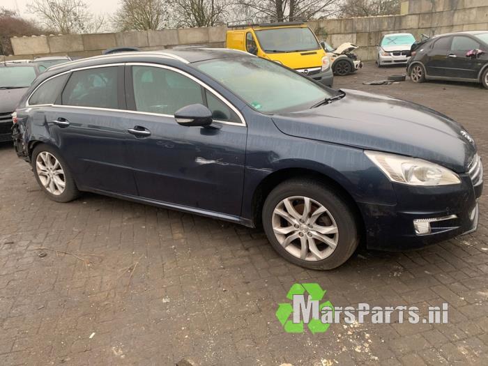 Dörram, mitten, höger från en Peugeot 508 SW (8E/8U) 1.6 THP 16V 2014