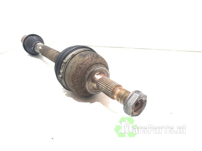 Drivaxel, vänster fram från en Peugeot 508 SW (8E/8U) 1.6 THP 16V 2014