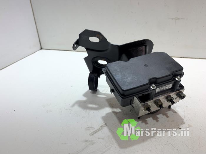 Begagnade ABS-pump Fiat Punto Evo (199) 1.2 Euro 5 Pris € 75,00 Marginaltabell erbjuds av Autodemontagebedrijf De Mars