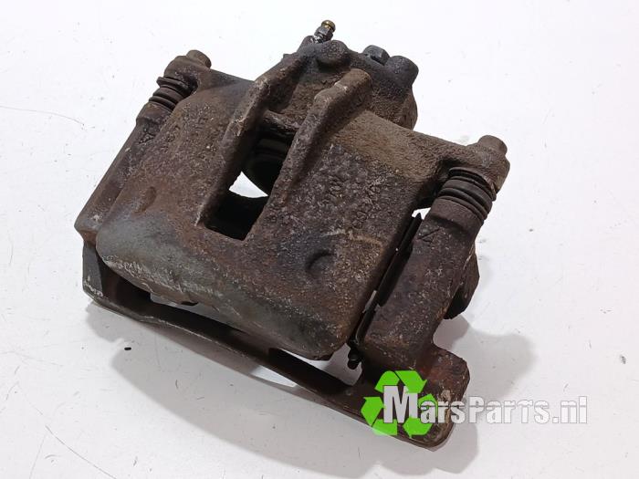 Gebrauchte Bremszange rechts vorne Toyota Corolla (E12) 1.6 16V VVT-i Preis € 25,00 Margenregelung angeboten von Autodemontagebedrijf De Mars