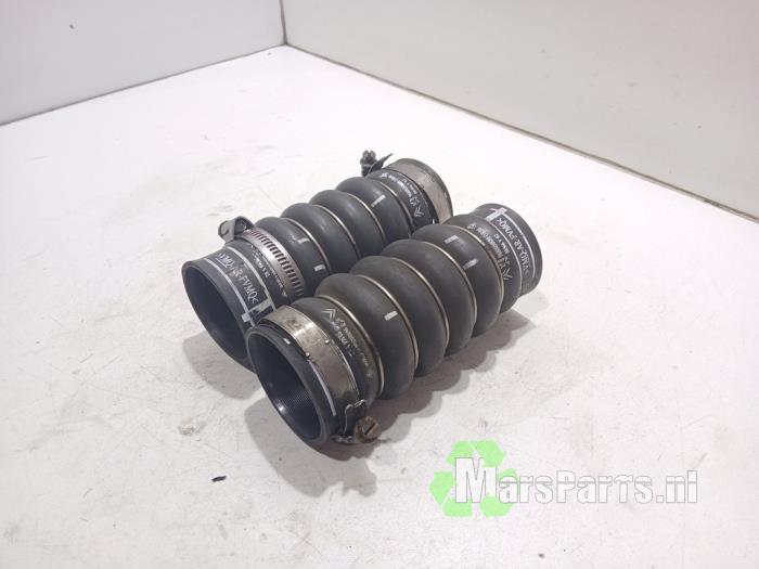Gebrauchte Intercooler Schlauch Peugeot 207/207+ (WA/WC/WM) 1.6 16V GT THP Preis € 25,00 Margenregelung angeboten von Autodemontagebedrijf De Mars