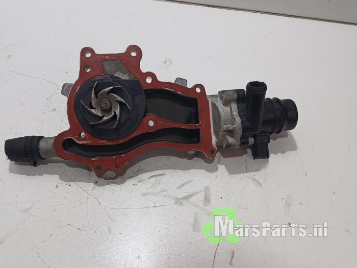 Gebrauchte Wasserpumpe Opel Corsa D 1.2 16V Preis € 40,00 Margenregelung angeboten von Autodemontagebedrijf De Mars