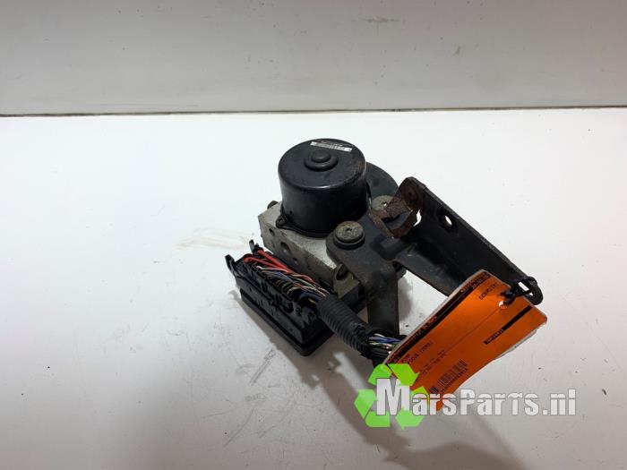 Gebrauchte ABS Pumpe Ford Focus 1 ST Wagon 2.0 16V ST170 Preis € 65,00 Margenregelung angeboten von Autodemontagebedrijf De Mars